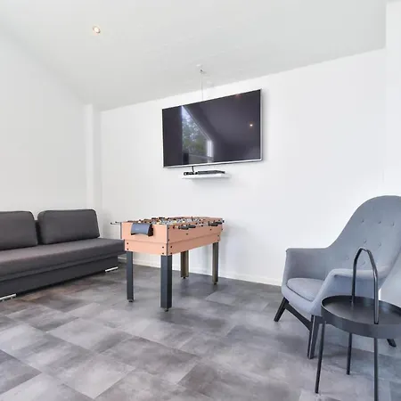Five-bedroom Holiday In * אוטרופ