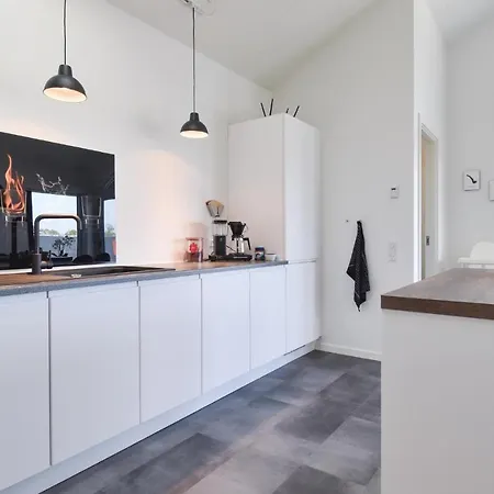 בית נופש Five-bedroom Holiday In *