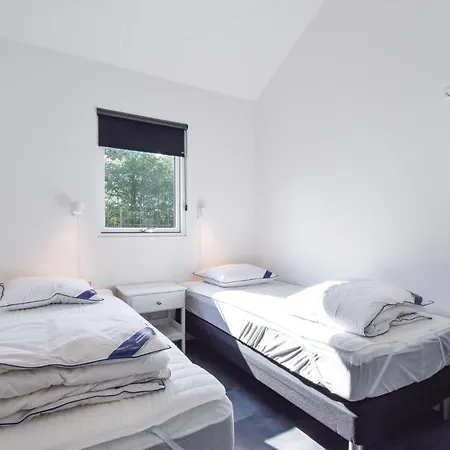 Five-bedroom Holiday In בית נופש *