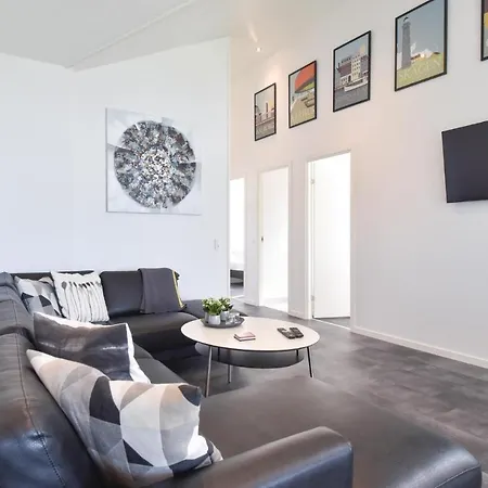 בית נופש Five-bedroom Holiday In *