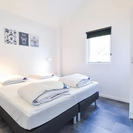 Five-bedroom Holiday In בית נופש